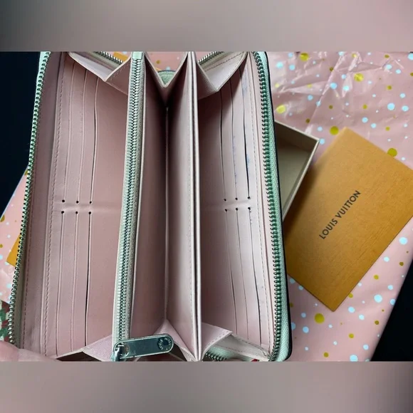 Louis Vuitton Mahina Monogram Wallet - Picture 6 of 16